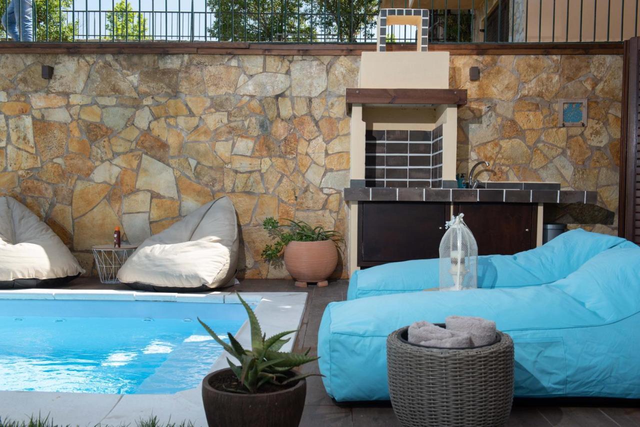 Dandy Villas Nea Roda - Melodic Waves - Private - Pool - Parking - Cellar Exterior foto