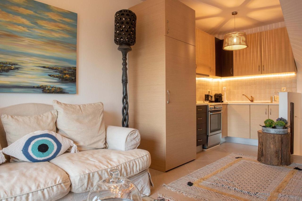 Dandy Villas Nea Roda - Melodic Waves - Private - Pool - Parking - Cellar Exterior foto