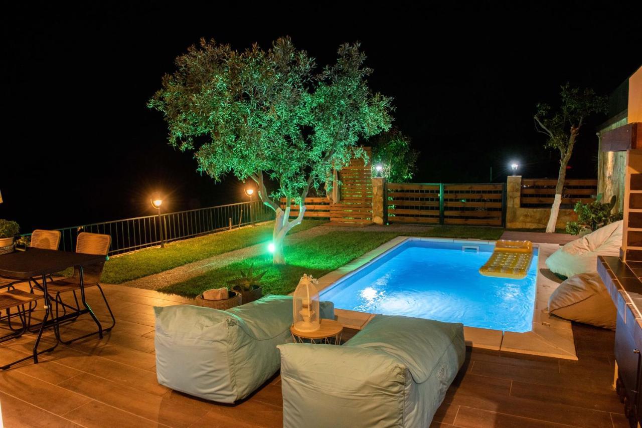 Dandy Villas Nea Roda - Melodic Waves - Private - Pool - Parking - Cellar Exterior foto