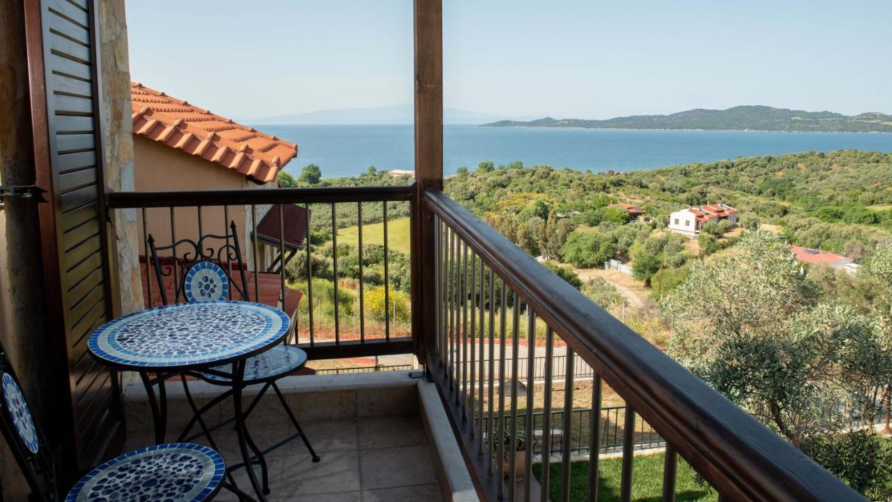 Dandy Villas Nea Roda - Melodic Waves - Private - Pool - Parking - Cellar Exterior foto