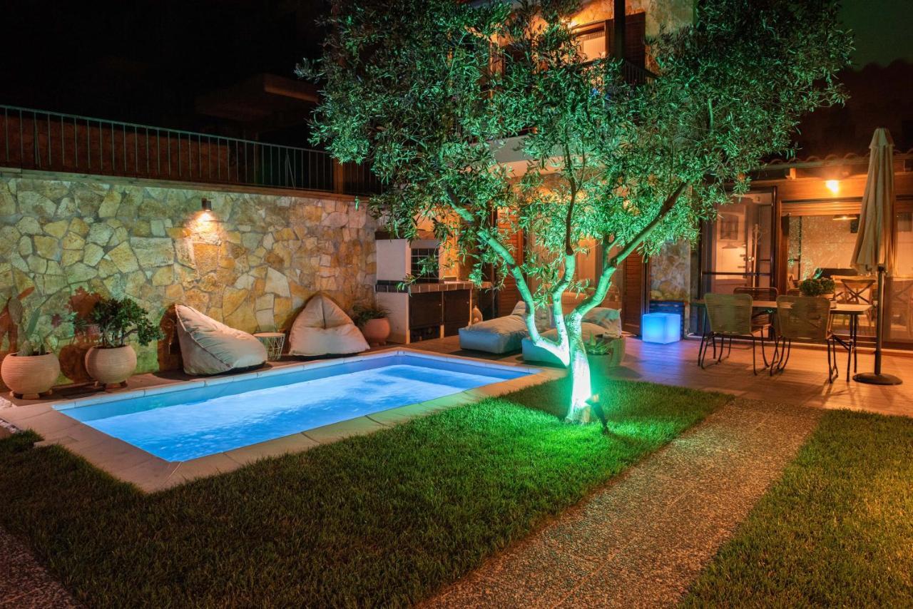 Dandy Villas Nea Roda - Melodic Waves - Private - Pool - Parking - Cellar Exterior foto