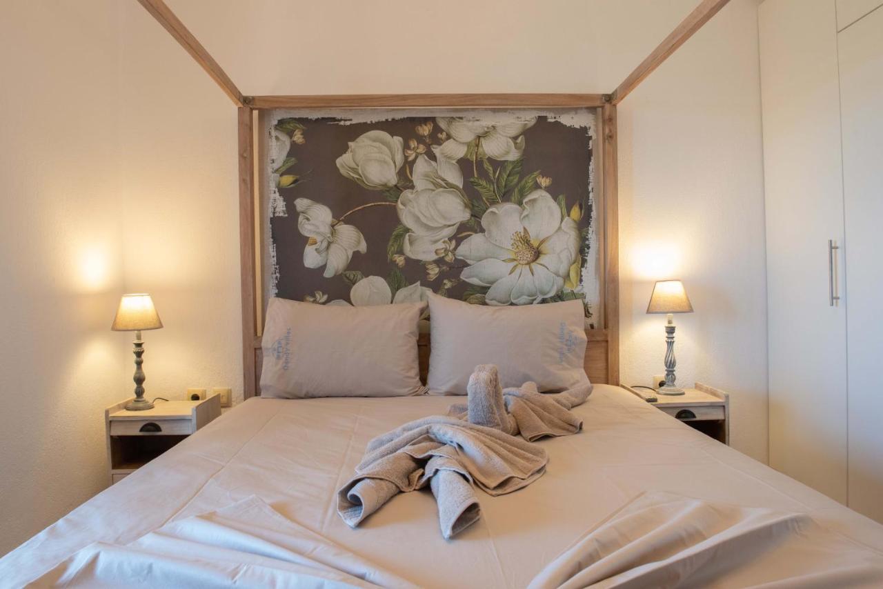 Dandy Villas Nea Roda - Melodic Waves - Private - Pool - Parking - Cellar Exterior foto